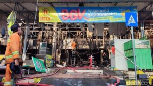 Kebakaran Hebat Landa Rita Pasaraya Cilacap, Diduga Korsleting Listrik