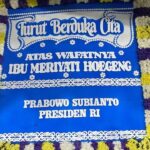 Prabowo dan Gibran Kirim Karangan Bunga untuk Istri Kapolri ke-5 Jenderal Hoegeng Iman Santoso