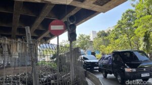 Lampu Lalu Lintas di Penjaringan Jakarta Utara Diduga Dicuri, Jalanan Semakin Semrawut