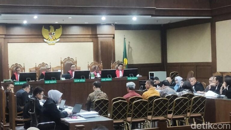 Jaksa Heran Harga Chromebook Konsolidasi Terlalu Murah, Saksi Tio Tertawa
