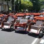 Prabowo Serahkan 200 Becak Listrik untuk Lansia di Lamongan