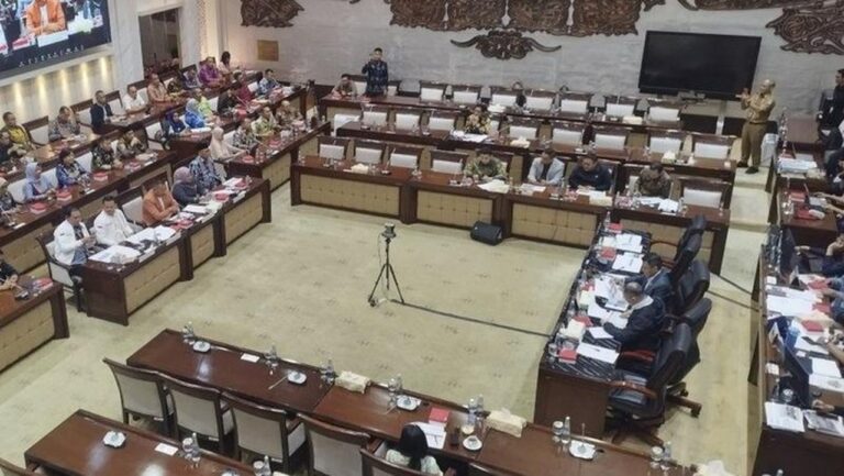 Asosiasi DPRD Kabupaten Adukan Pemotongan TKD ke Komisi XI DPR RI Asosiasi DPRD Kabupaten Adukan Pemotongan TKD ke Komisi XI DPR RI