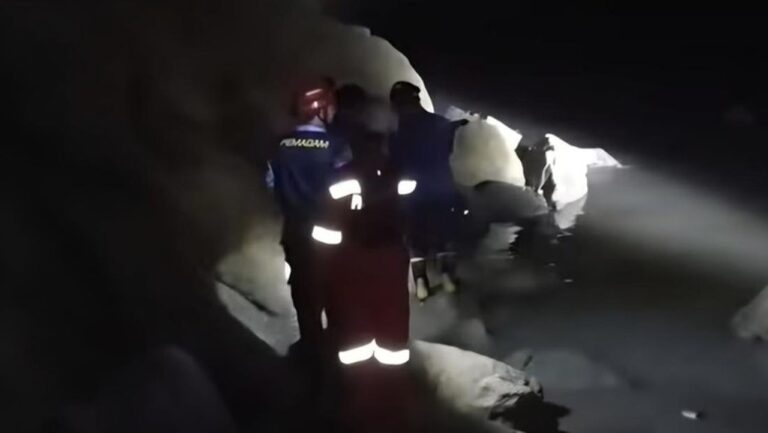 Lansia Pencari Besi Hilang di Sungai Cipamingkis Jonggol, Tim SAR Lakukan Pencarian Intensif Lansia Pencari Besi Hilang di Sungai Cipamingkis Jonggol, Tim SAR Lakukan Pencarian Intensif