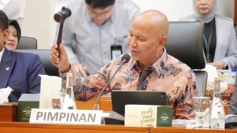 Said Abdullah Paparkan 7 Prioritas OJK di Bawah Kepemimpinan Friderica Widyasari Dewi Said Abdullah Paparkan 7 Prioritas OJK di Bawah Kepemimpinan Friderica Widyasari Dewi