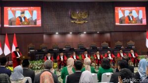 Mahkamah Konstitusi Gelar Wisuda Purnabakti Hakim Arief Hidayat Jelang Pensiun