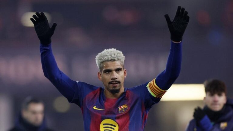 Gol Copa del Rey, Ronald Araujo Beri Pelukan Hangat untuk Pelatih Hansi Flick