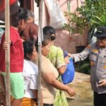 Kapolda Metro Jaya Serahkan Bantuan Sembako untuk Warga Terdampak Banjir Muara Gembong