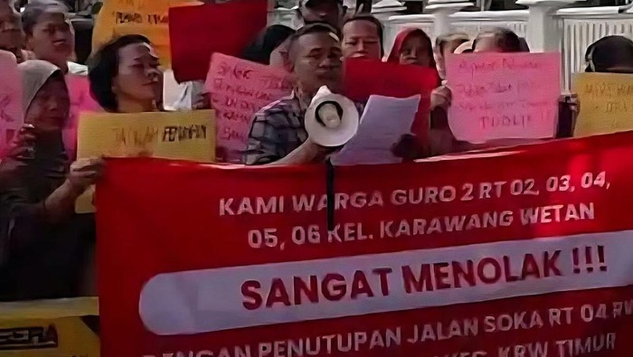 Warga Karawang Protes Penutupan Jalan Akses Stadion Singaperbangsa, Minta Kebijakan Dicabut