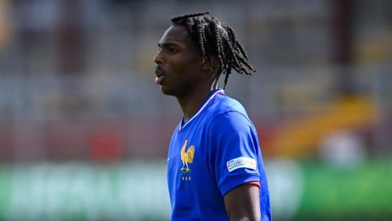 Liverpool Dihujat Rp 1,4 T untuk Bek Muda: ‘Klub Bodoh’ dan ‘Dungu’