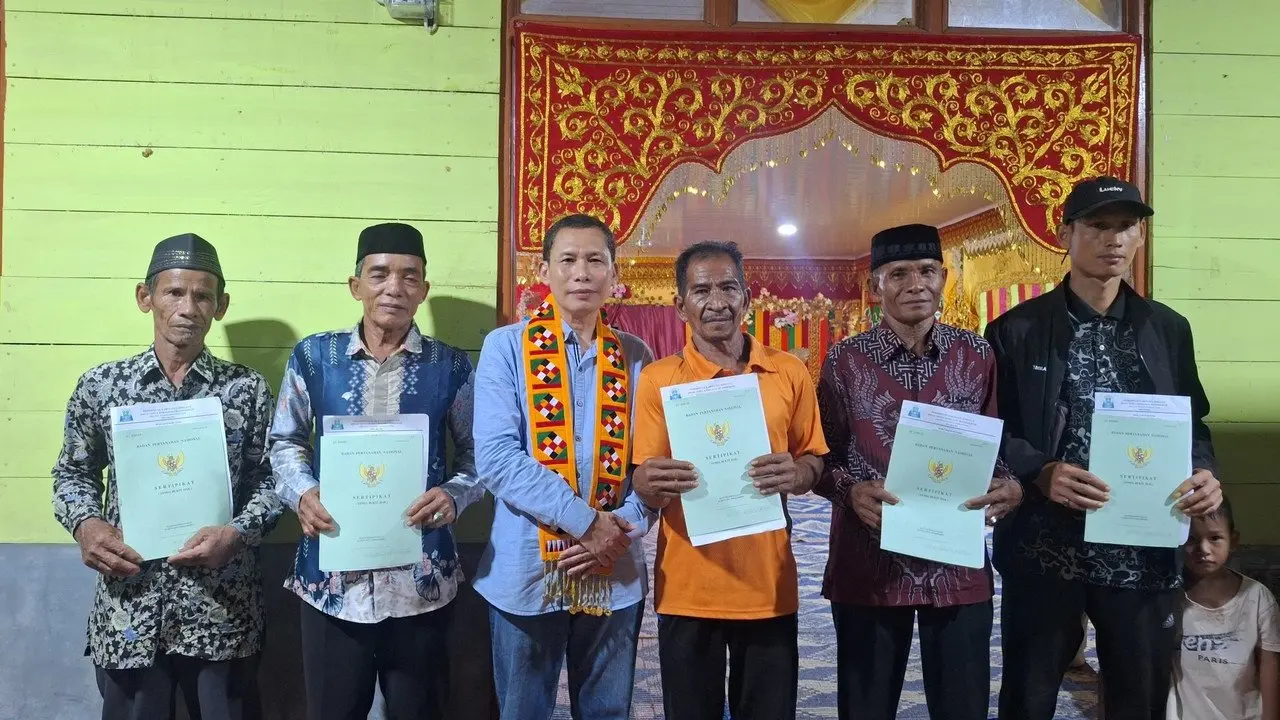 21 Tahun Berharap, 441 Keluarga Transmigran Simeulue Akhirnya Raih Sertifikat Hak Milik