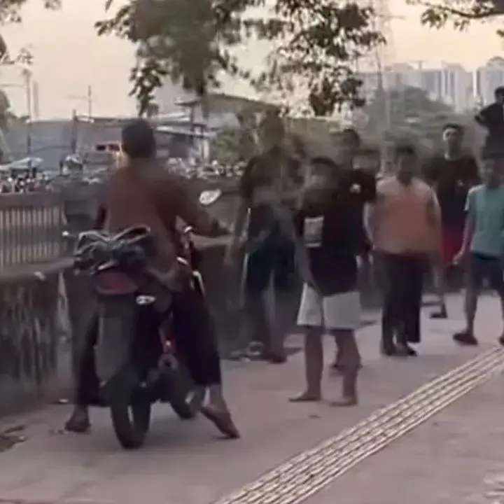 Anak-Anak Hadang Pemotor di Trotoar Daan Mogot, Polisi Rencanakan Pemasangan Pembatas