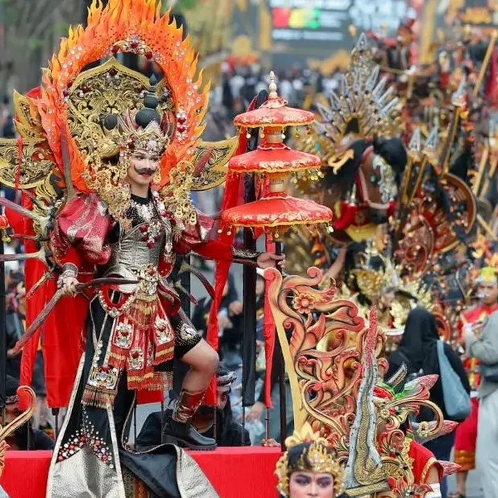 Banyuwangi Ethno Carnival ke-14: Budaya Lokal Mendunia Lewat “Perang Bayu”