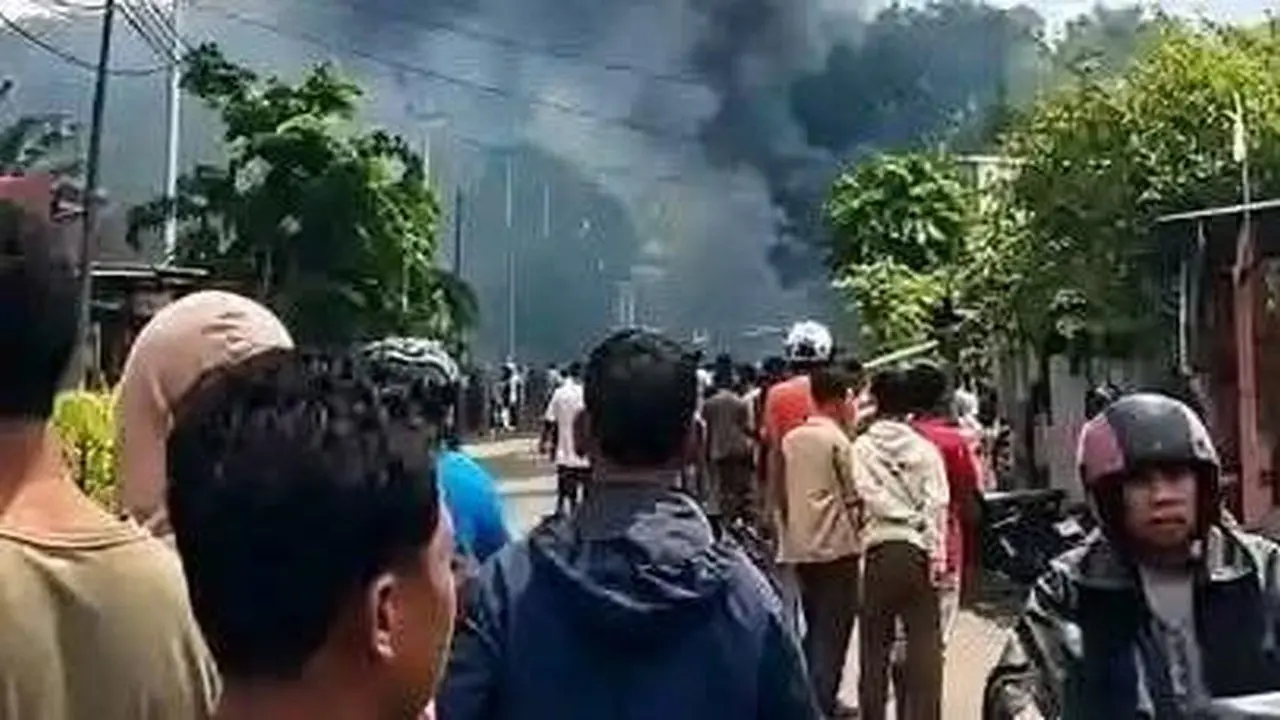 Bentrok Maut di Adonara NTT: 3 Tewas, 5 Luka, 20 Rumah Hangus