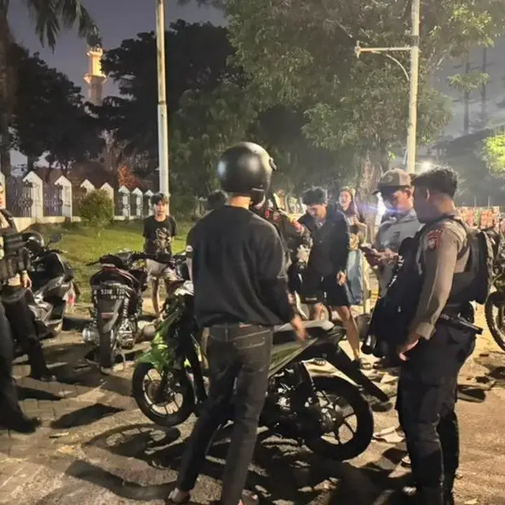 Brimob dan Polres Metro Jakarta Timur Bubarkan Balap Liar di Cipayung, Amankan Satu Motor