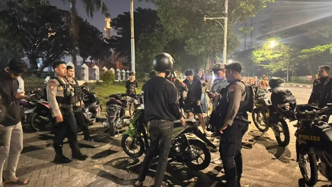 Brimob dan Polres Metro Jakarta Timur Bubarkan Balap Liar di Cipayung, Amankan Satu Motor