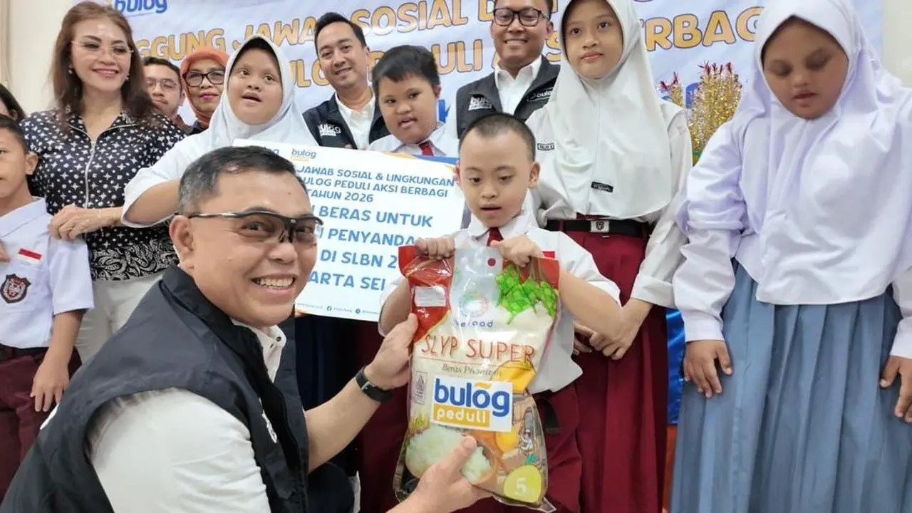 BULOG Berbagi 2,5 Ton Beras untuk Anak Penyandang Disabilitas di Hari Anak Nasional