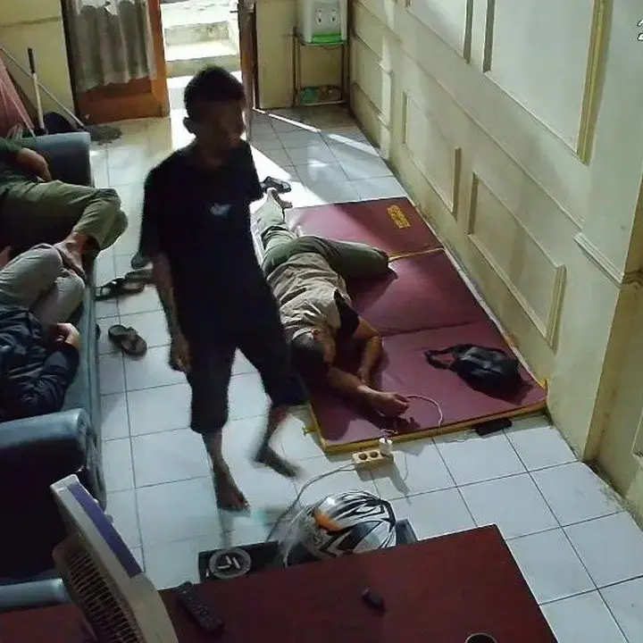 CCTV Rekam Pencurian HP di Mako Satpol PP Pandeglang Saat Petugas Tidur