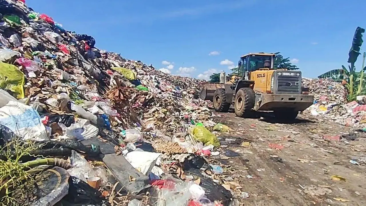 Dinas LH Banten Minta Penyiraman Rutin Di TPA untuk Cegah Kebakaran