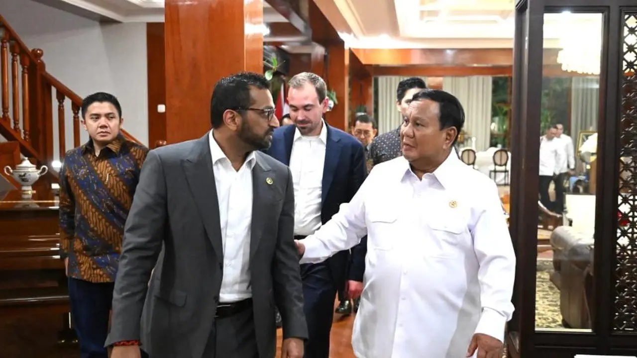Direktur FBI Kembalikan Artefak Budaya Indonesia kepada Prabowo