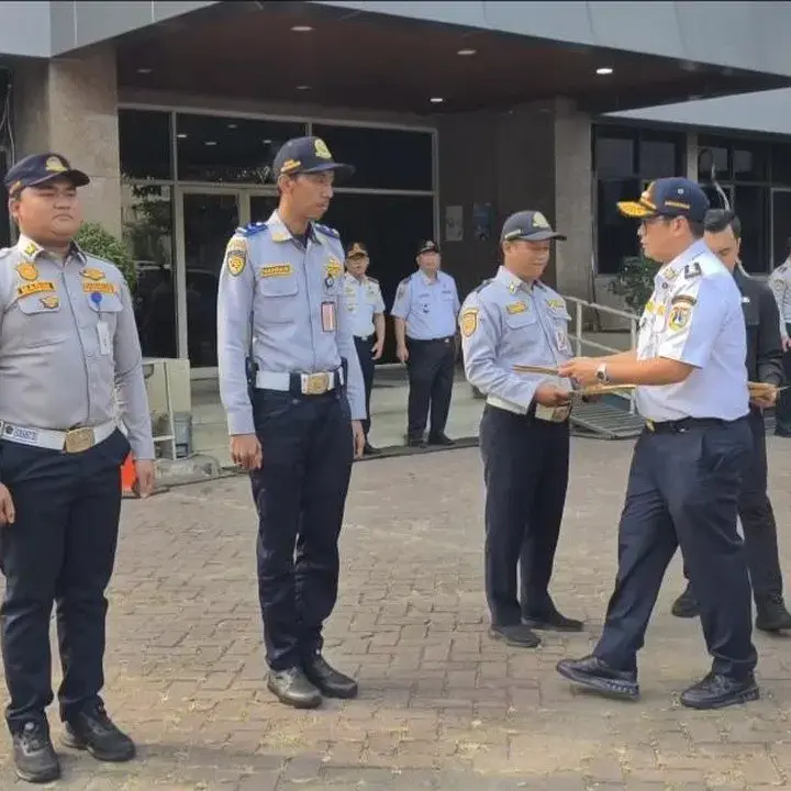 Dishub DKI Beri Penghargaan Petugas Gagalkan Jambret di CFD