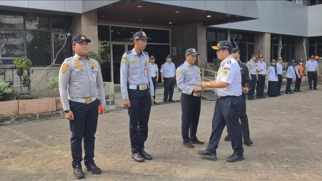 Dishub DKI Beri Penghargaan Petugas Gagalkan Jambret di CFD