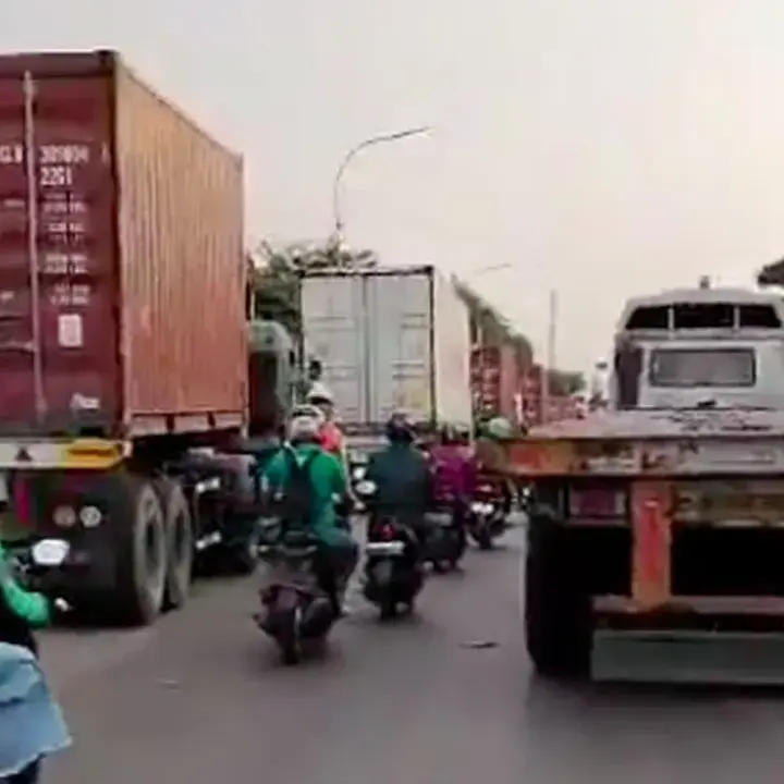 Dishub DKI Panggil 19 Depo Kontainer Atasi Macet Cakung-Cilincing