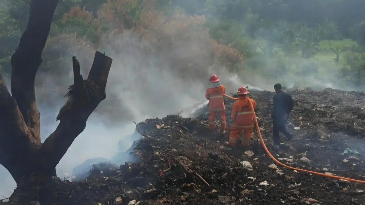 DLH Bogor Kenakan Sanksi Bersihkan dan Pulihkan Lahan Pelaku Pembakaran TPS Ilegal di Cikeas