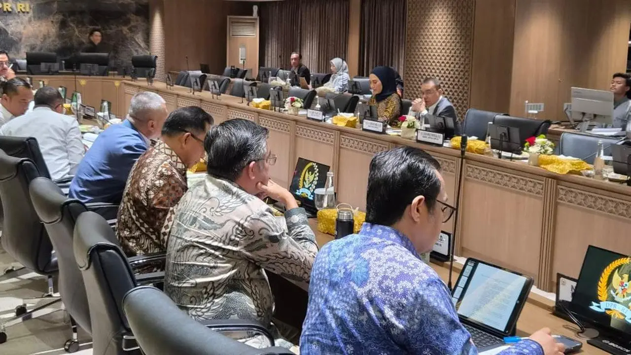 DPR dan Menteri Bahas Status Pengusaha Mikro untuk Driver Ojol