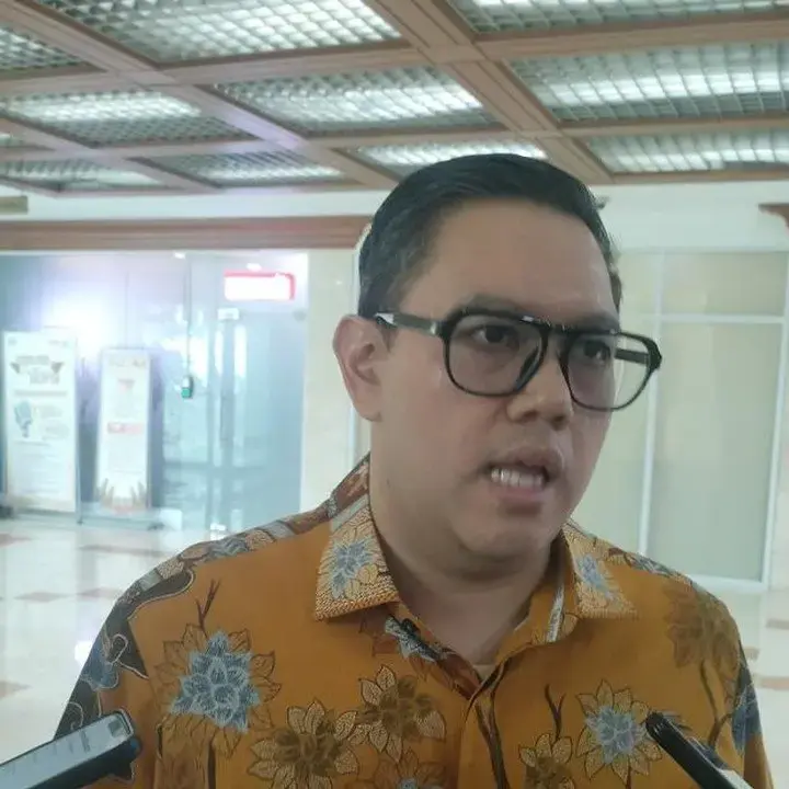 DPR Minta Pemerintah Sikapi Tarif 20% Trump Untuk Kargo di Selat Hormuz