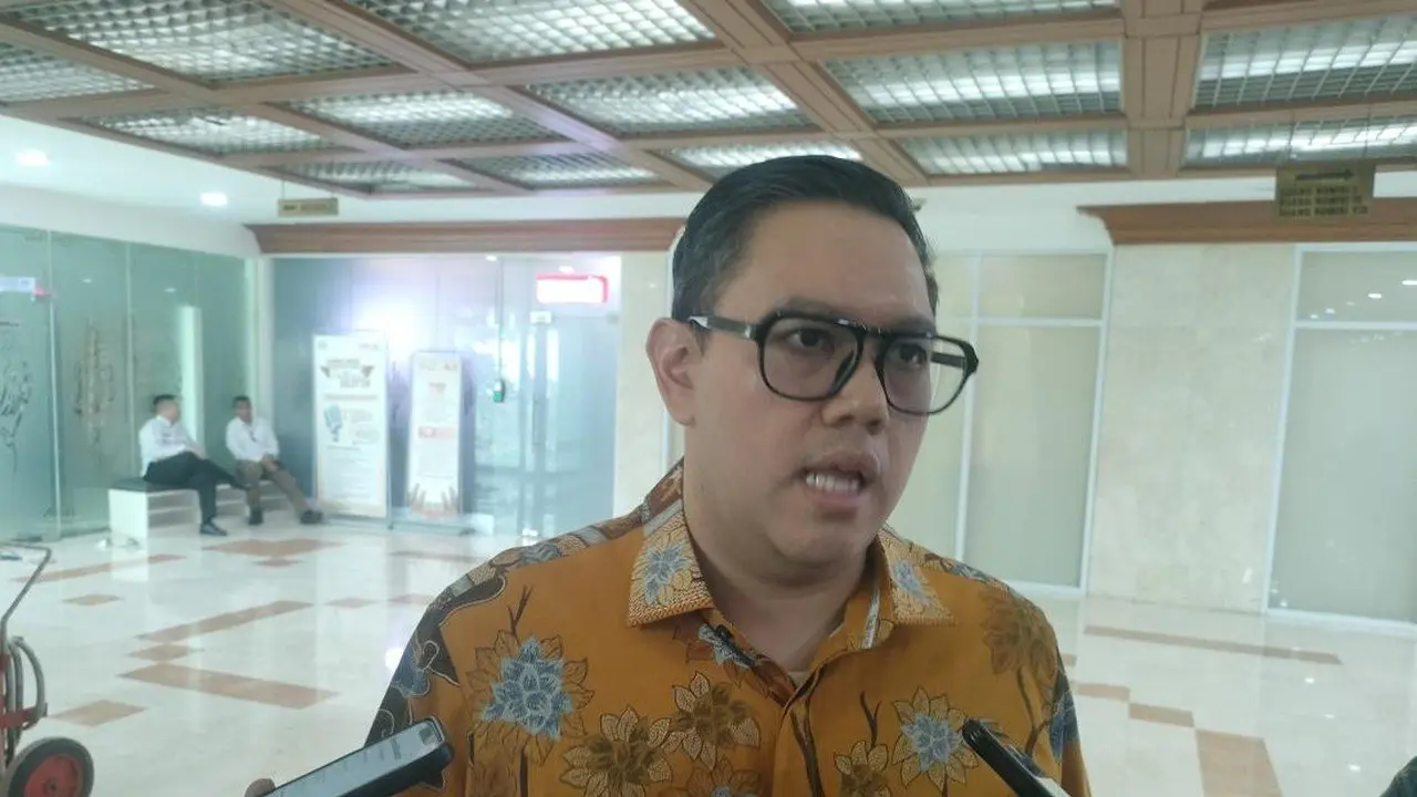 DPR Minta Pemerintah Sikapi Tarif 20% Trump Untuk Kargo di Selat Hormuz