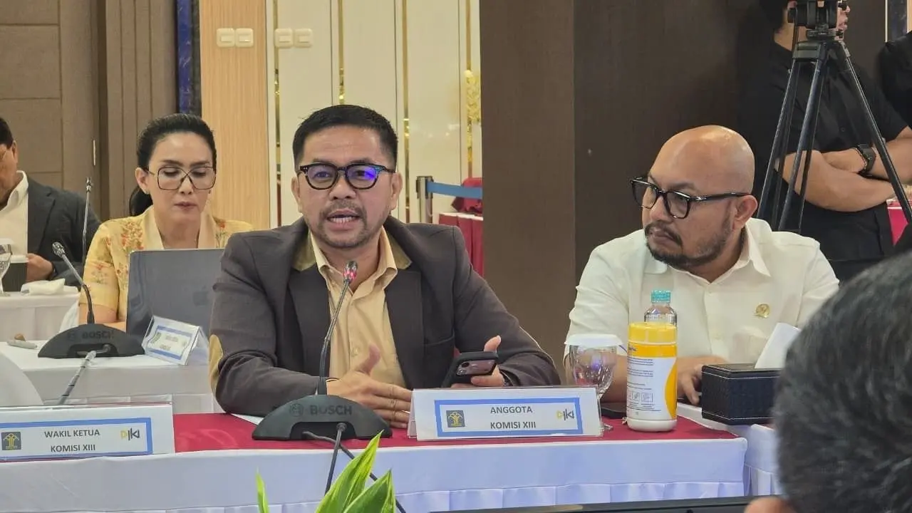 DPR Usulkan UU Khusus untuk Atur Kecerdasan Buatan di Indonesia