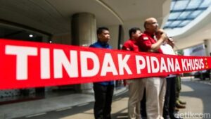 Kejagung Tetapkan Tiga Tersangka Kasus Ekspor Mineral Langka, 15 Kontainer Ditahan