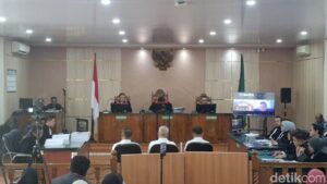 Tuntutan 8,5 Tahun Bagi Gubernur Riau Nonaktif Dalam Perkara ‘Jatah Preman’