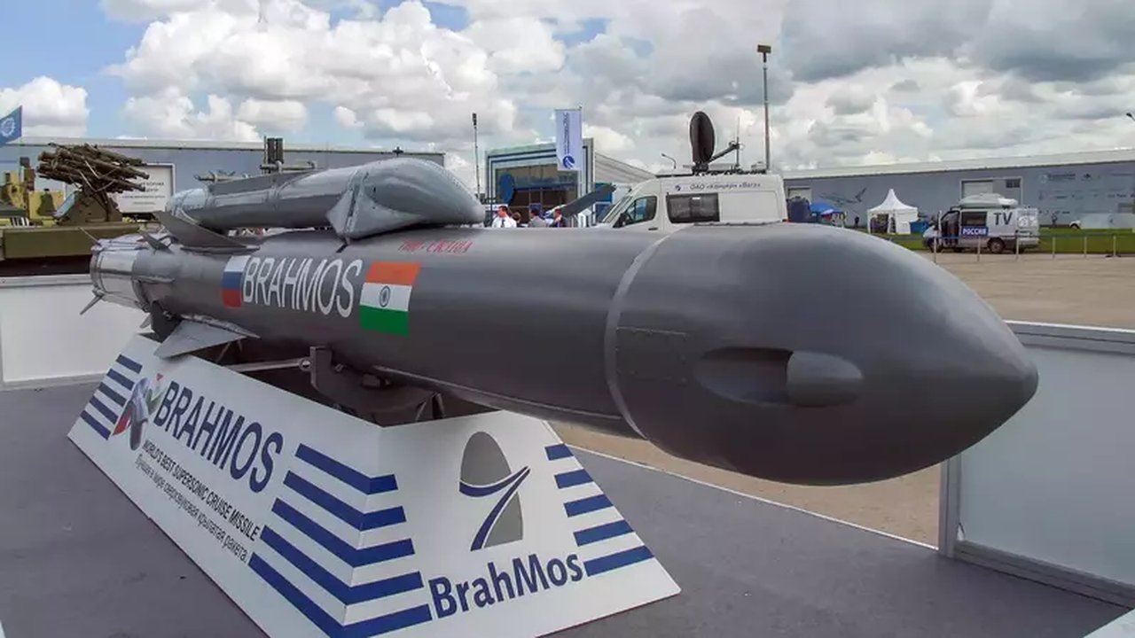 Indonesia dan India Perkuat Kerja Sama Pertahanan: Impor Astra dan Tambah Baterai BrahMos