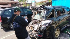 Polresta Amankan 6 Kendaraan Usai Truk Fuso Diduga Rem Blong di Blabak