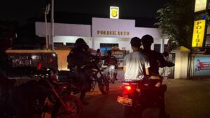 Brimob Gagalkan Balap Liar di Bekasi, Dua Remaja Dibawa ke Polsek Setu