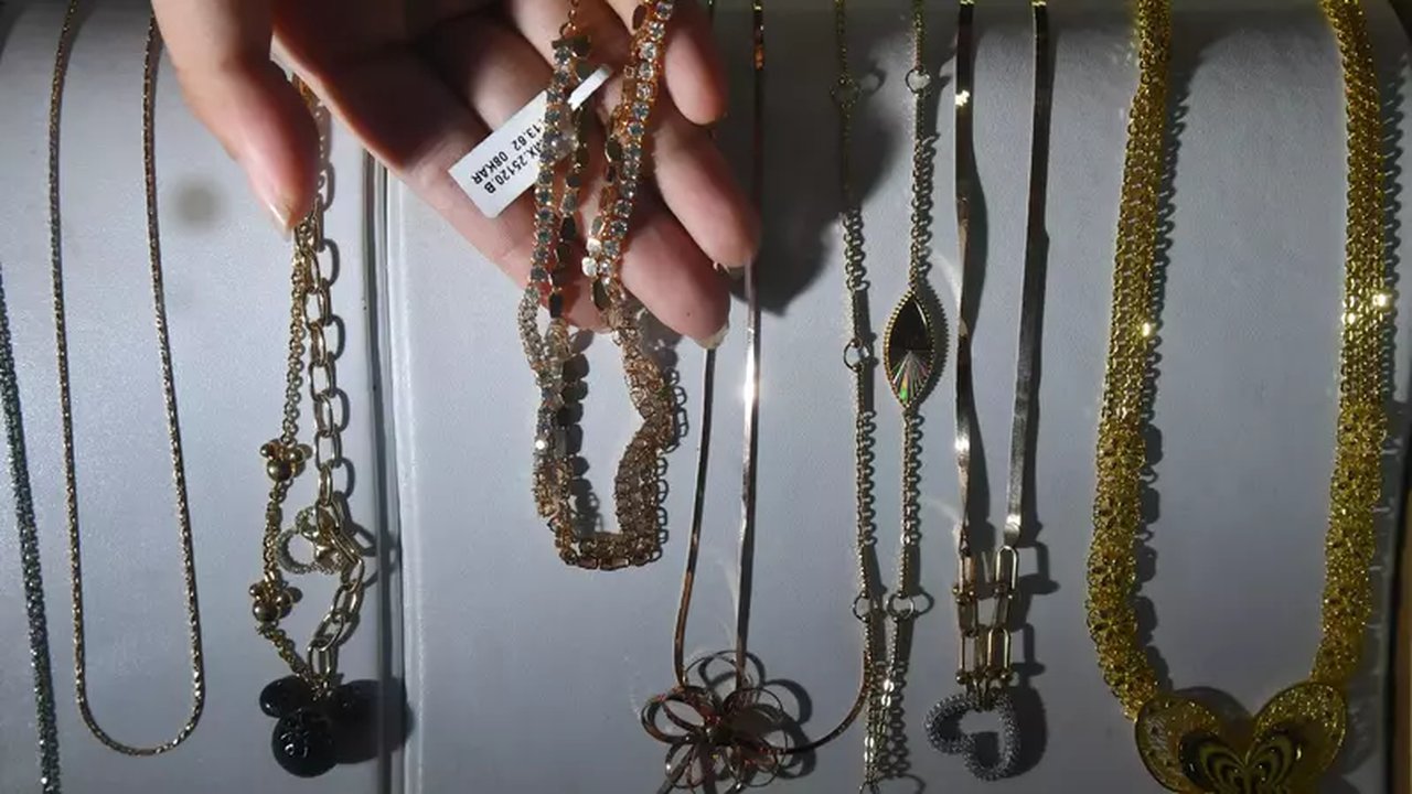 Harga Emas Perhiasan Stabil 10 Juli 2026, Cek Daftar Per Gram