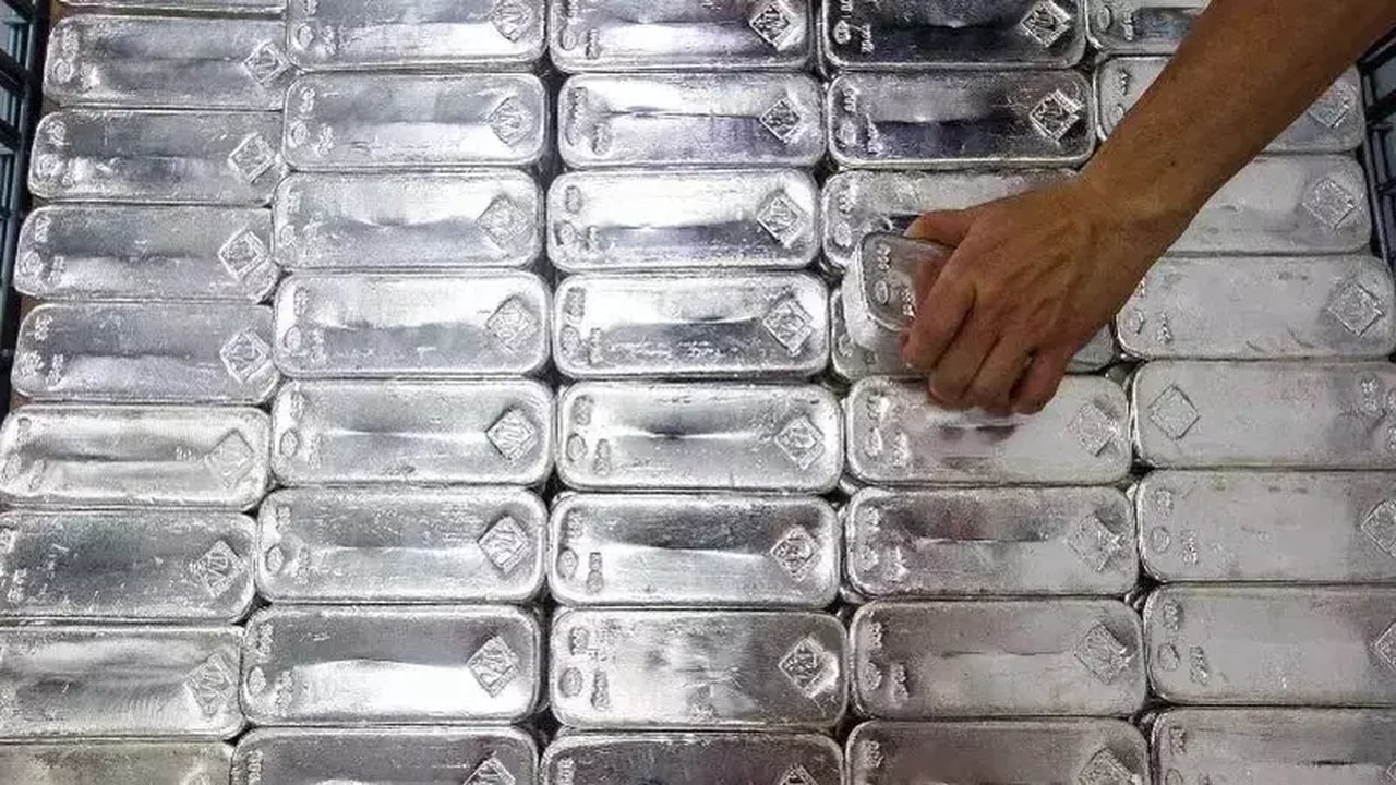 Perak Antam Naik Lagi, Harga Tembus Rp 40.400 per Gram