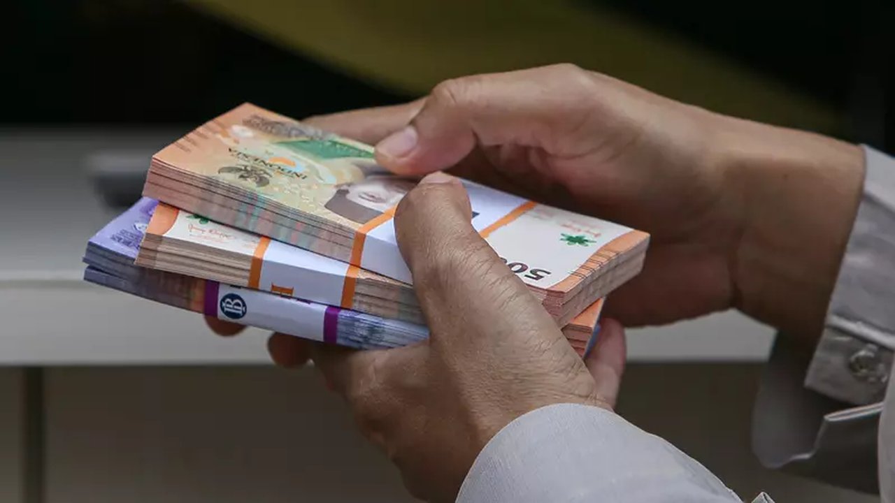 Rupiah Menguat 45 Poin pada Pembukaan 10 Juli ke Rp18.083 per USD