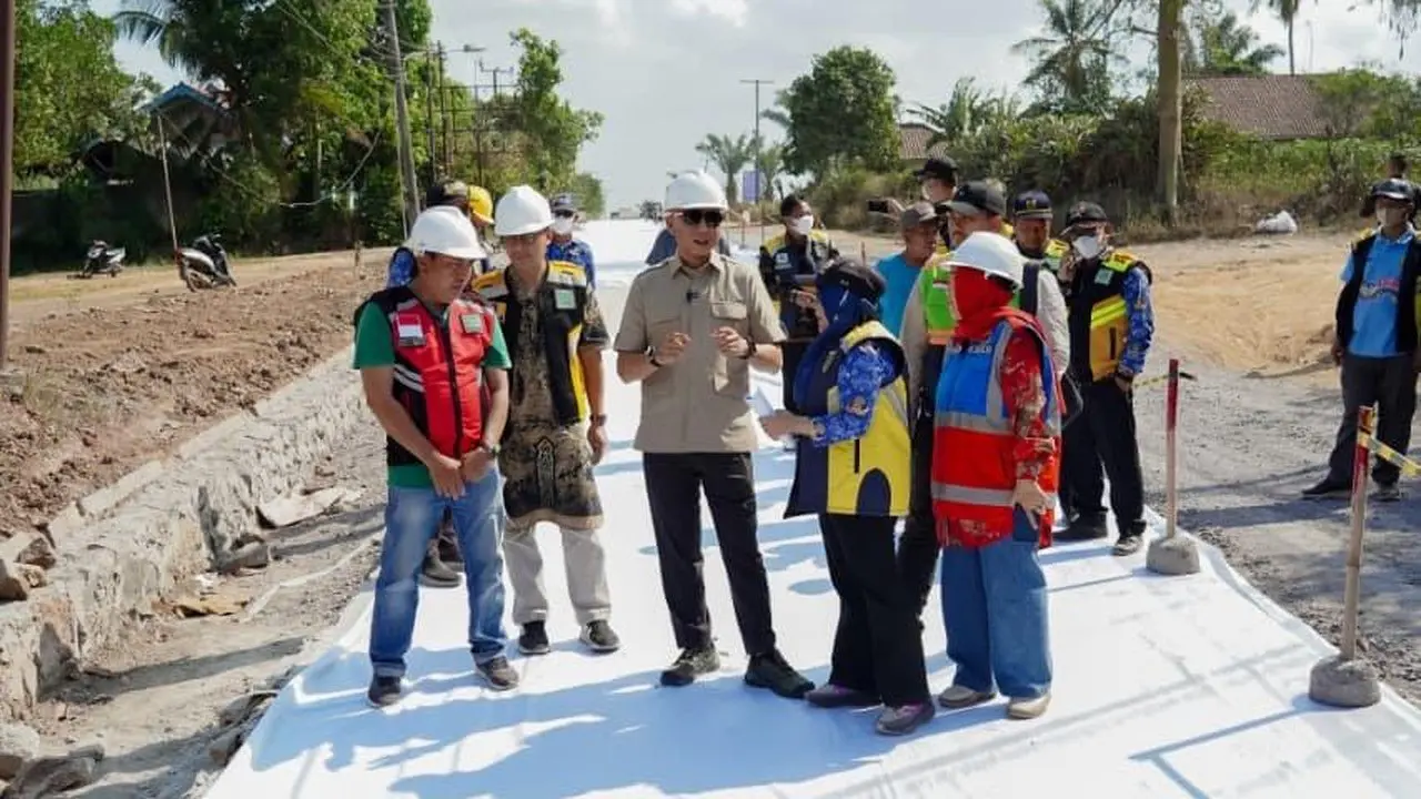 Gubernur Lampung Tinjau Perbaikan Jalan Gunung Sugih–Kota Gajah, Tekankan Pengawasan Ketat