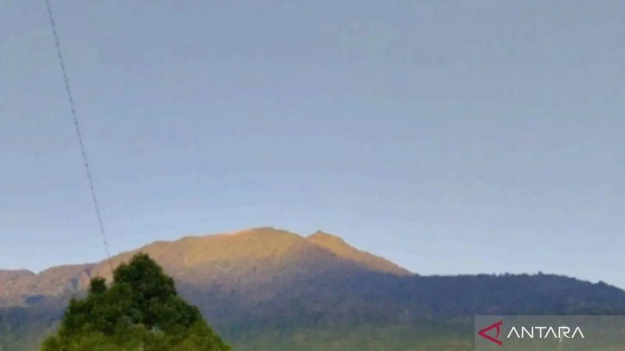 Gunung Sorikmarapi Naik Status Waspada Akibat Peningkatan Aktivitas Kegempaan
