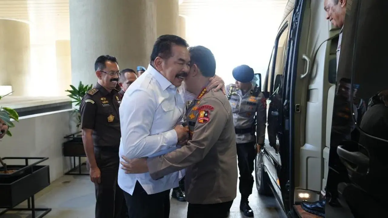 Jaksa Agung Terima Kunjungan Kapolri: Sinergi, Bukan Persaingan
