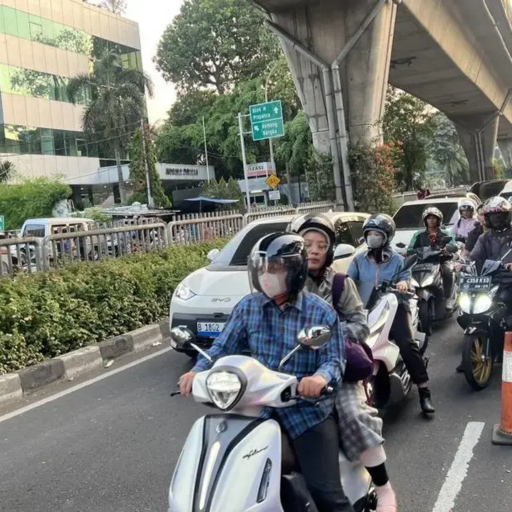 Jalan Tendean Arah Pancoran Kembali Dibuka Usai Pembongkaran Sebagian JPO