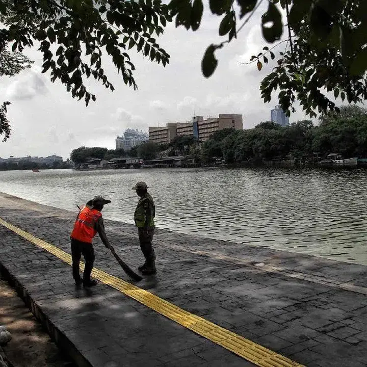 Jasa Pijat India Tawarkan Minuman Keras di Danau Sunter, Satpol PP Bergerak