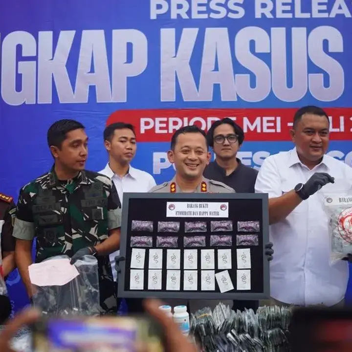 Jutaan Butir Obat Keras Ilegal Diamankan dari Dua Gudang di Bogor