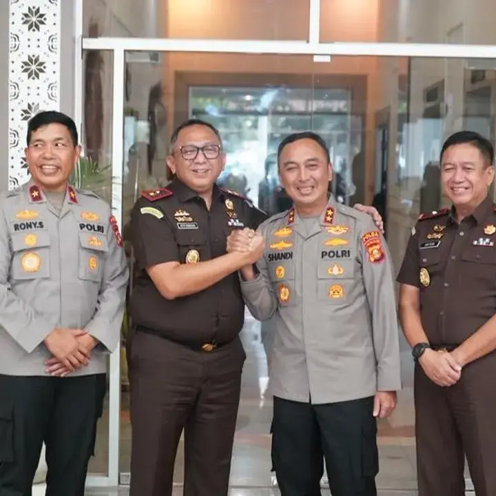 Kapolda dan Kajati Sumsel Tegaskan Sinergi: “Kita Tetap Bersaudara”