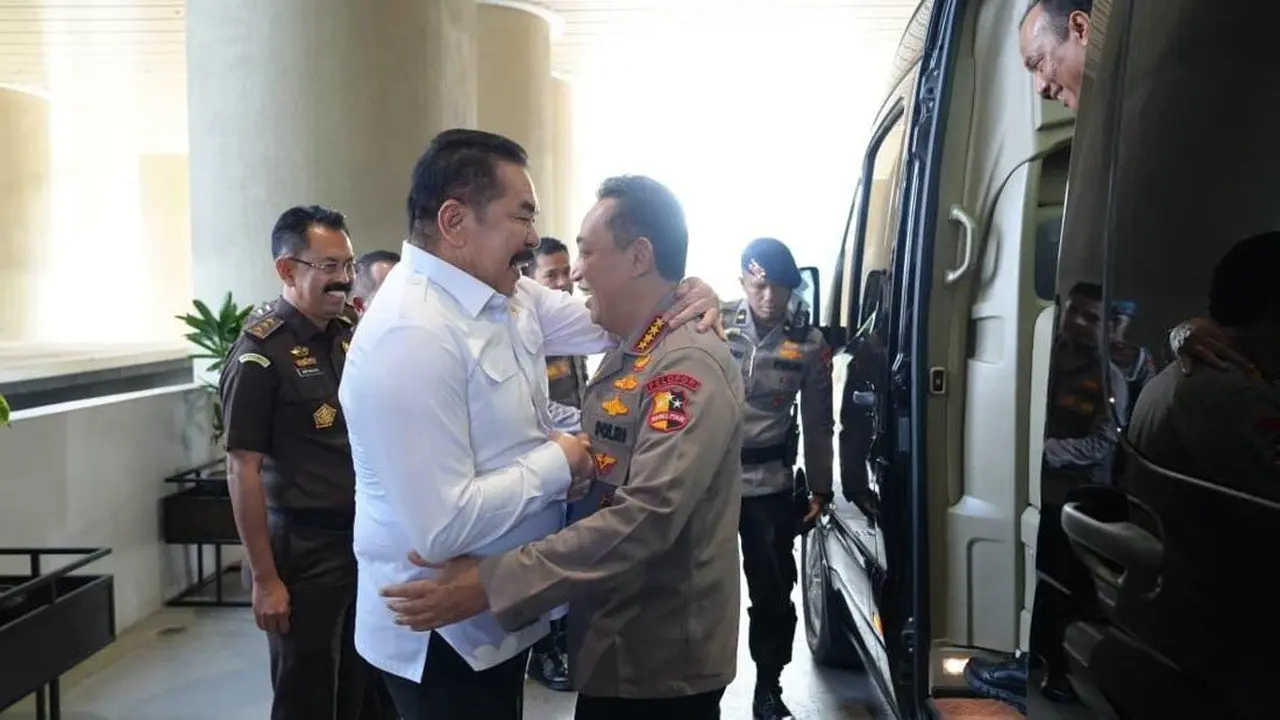 Kapolri Beserta Pejabat Utama Melakukan Silaturahmi ke Kejaksaan Agung Usai Bertemu Panglima TNI