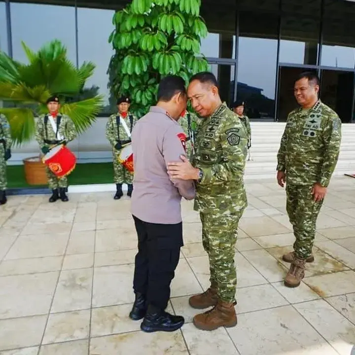Kapolri Gelar Silaturahmi dengan Pimpinan TNI Untuk Perkuat Soliditas