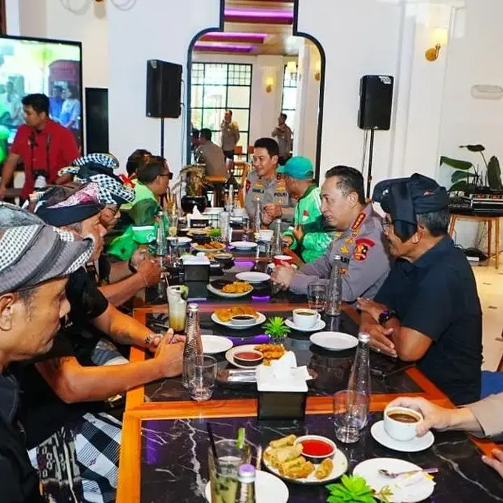 Kapolri Gelar Silaturahmi Sabuk Kamtibmas Bersama Ojol dan Pecalang di Badung