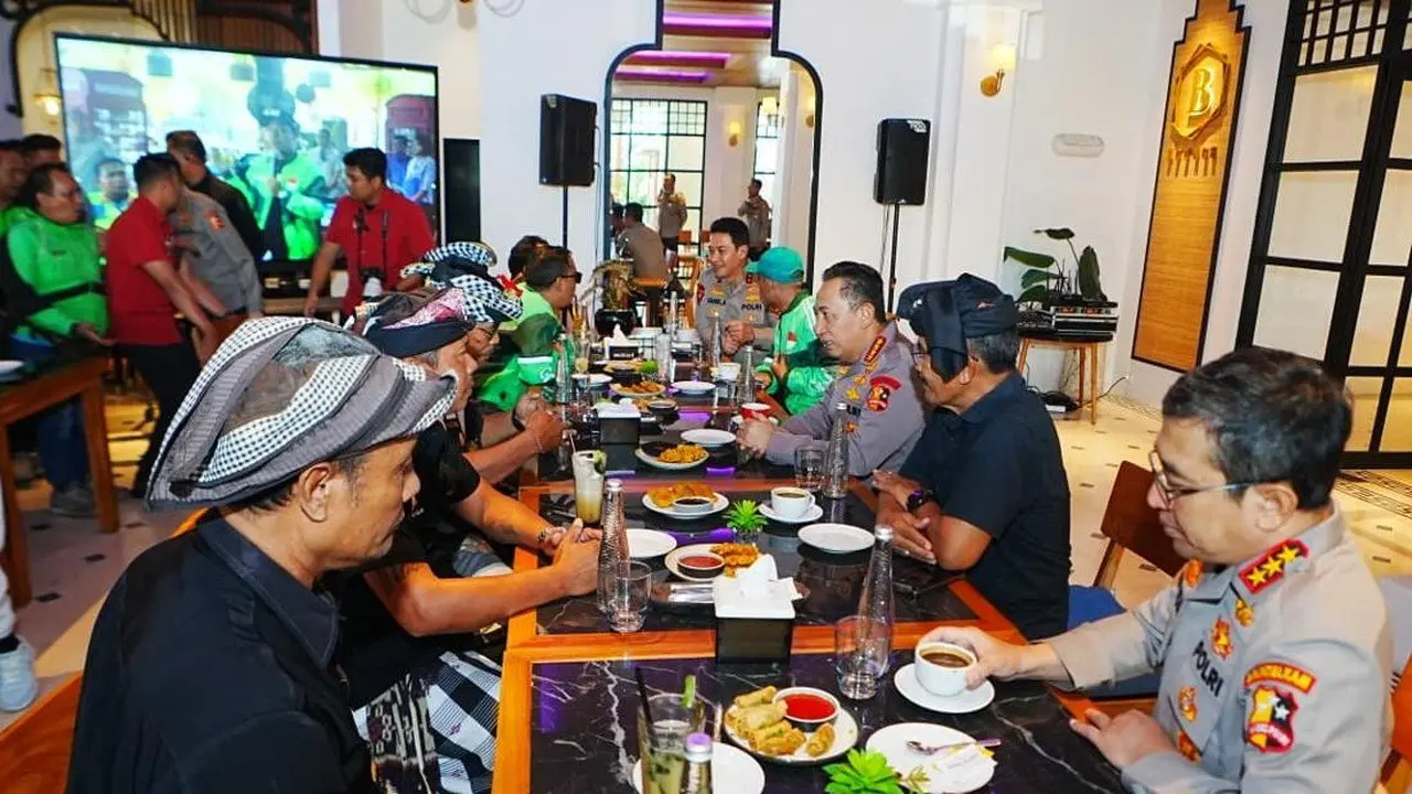 Kapolri Gelar Silaturahmi Sabuk Kamtibmas Bersama Ojol dan Pecalang di Badung